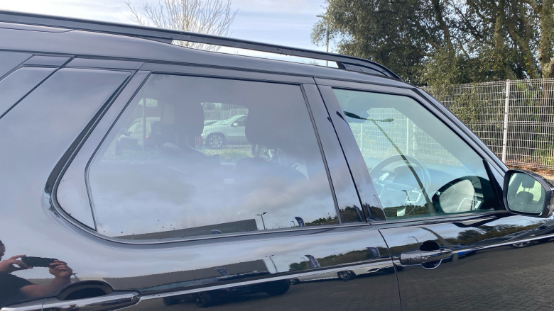 Land Rover Discovery 3.0 D250 R-Dynamic SE 5dr Auto Diesel Station Wagon